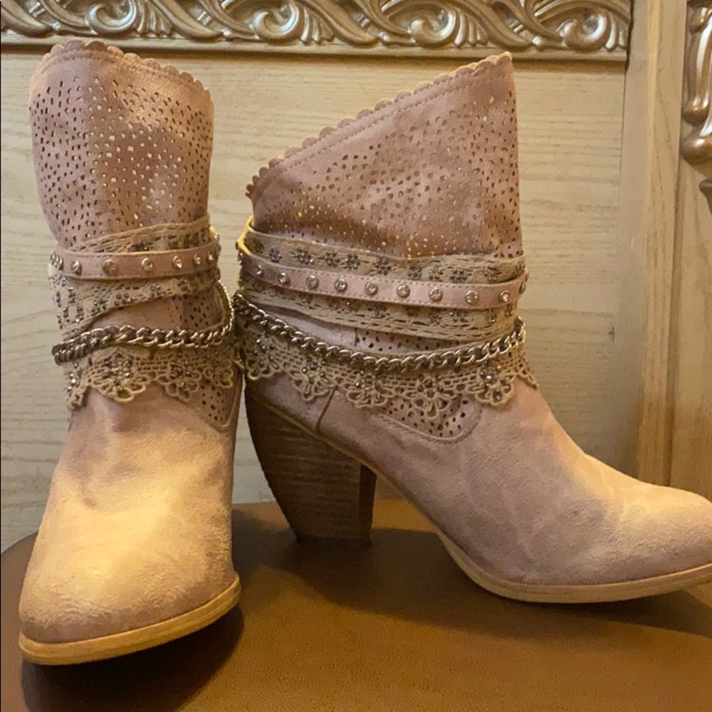 Womes boots